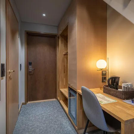 Kultahippu & Hotel 4*