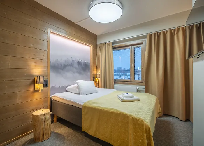 Kultahippu & فندق إيفالو